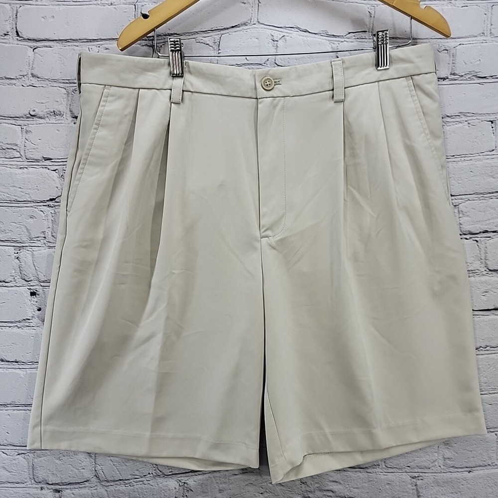 IZOD Golf Shorts Mens Sz 36 Pale‎ Khaki Pleated 9" Inseam Flaw